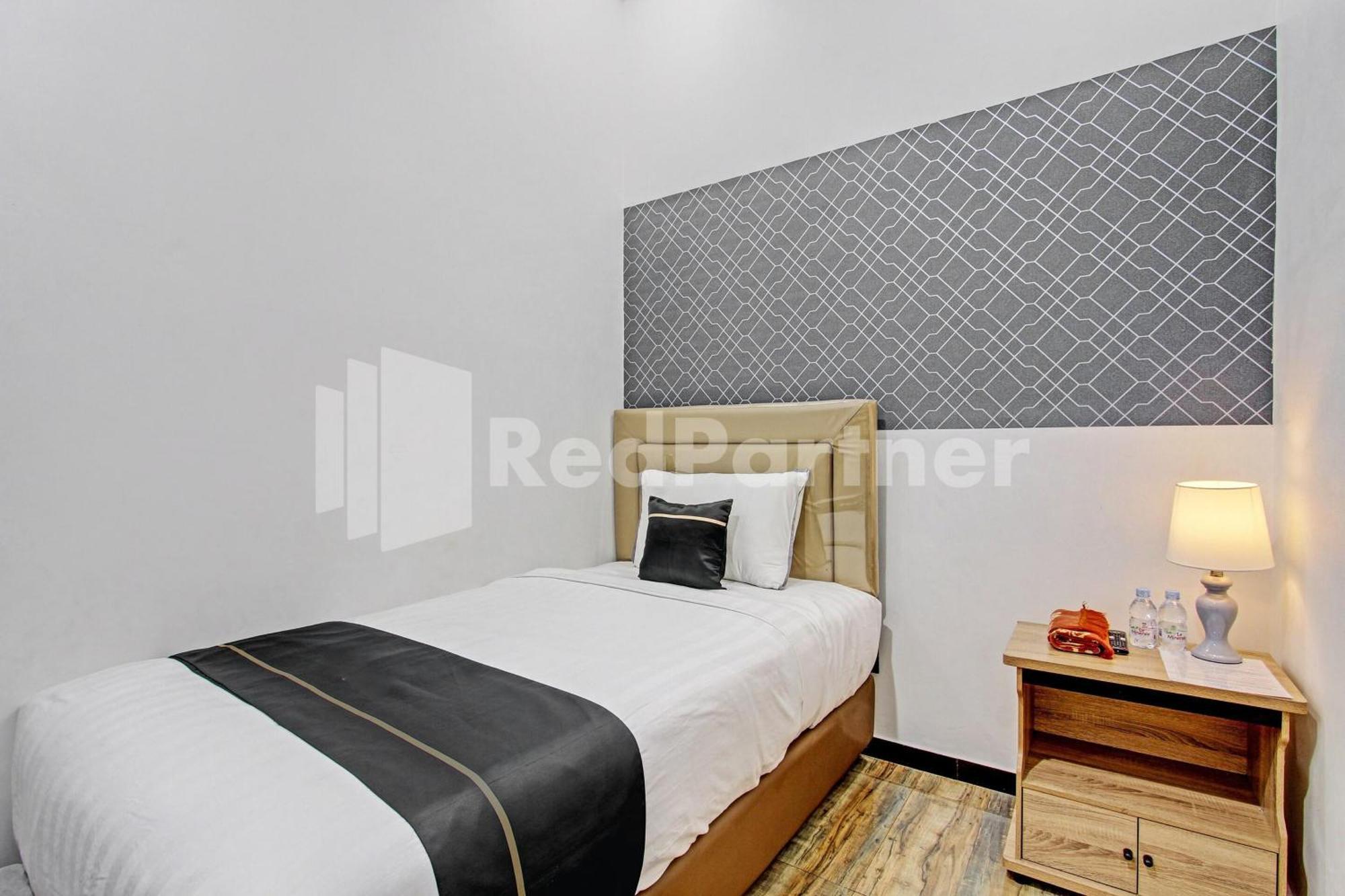 Готель House N Coffee 55 Temanggung Redpartner Екстер'єр фото