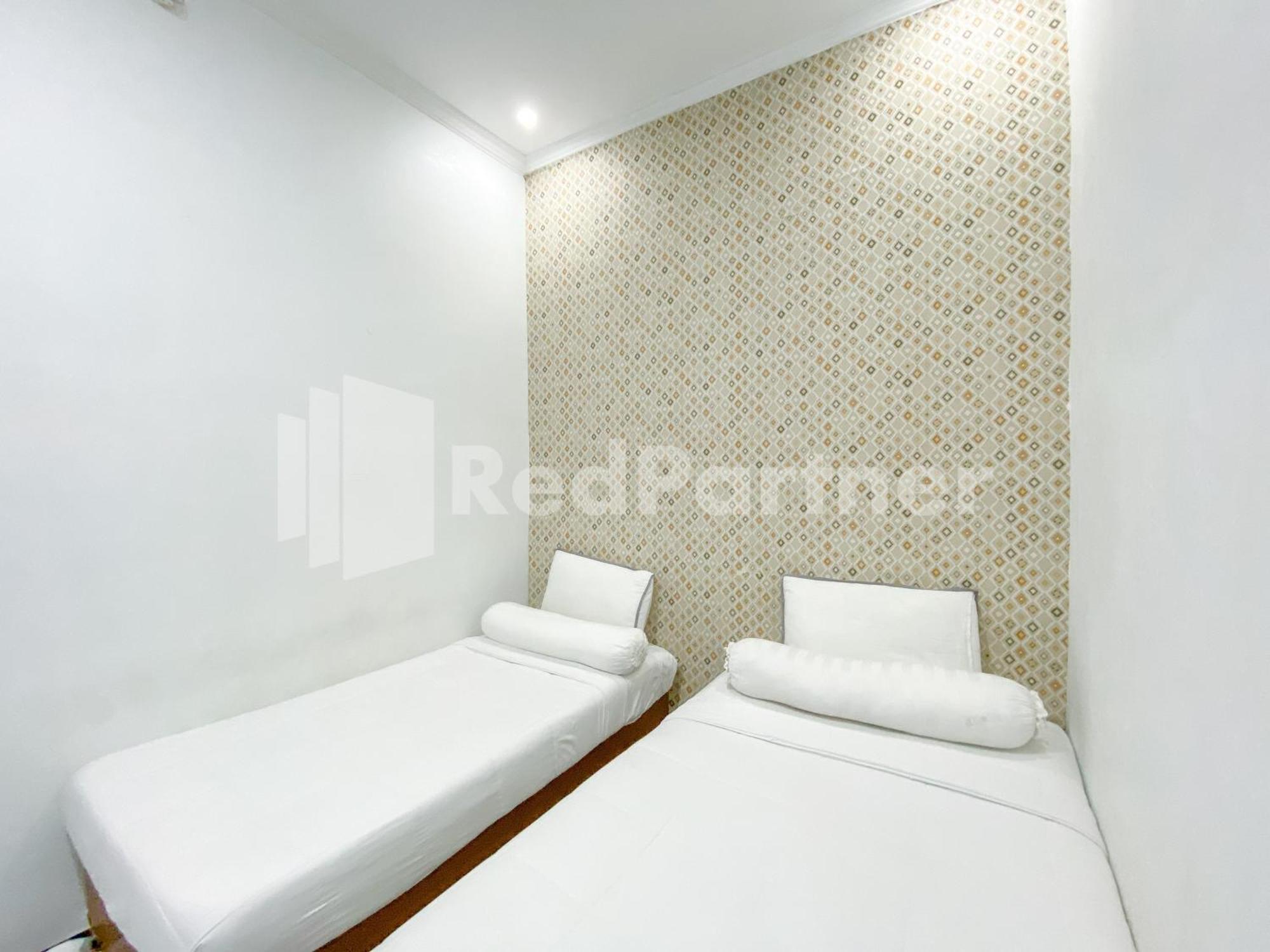 Готель House N Coffee 55 Temanggung Redpartner Екстер'єр фото